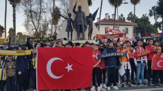 Antalyada vatandaşlar terörü protesto etti