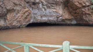 Antalyada yağışlar sonrası Altınbeşik Mağarasında su seviyesi yükseldi