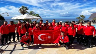 Antalyasporun milli yüzücüleri dünya sahnesinde