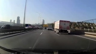 Avrupa Otoyolunda motosiklete çarpıp kaçan kamyonet sürücüsü yakalandı
