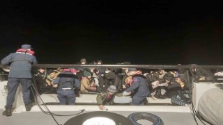 Ayvacık açıklarında 76 kaçak göçmen yakalandı