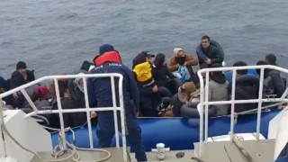 Ayvalık açıklarında 91 düzensiz göçmen yakalandı geri itilen 38 düzensiz göçmen ise kurtarıldı