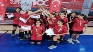 Azmimilli Ortaokulu birinci oldu