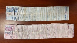 Bağcılarda iş yerinden 75 bin 850 TL çalan hırsız kamerada