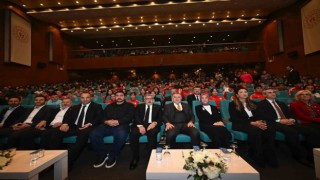 Bakan Bak: Deprem bölgesinde 33 milyon sıcak yemek, 3 milyon 300 bine yakın kumanya ve paketli gıda dağıtımı gerçekleştirildi