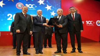 Bakan Şimşekten ekonomi yönetimi ve yapılan çalışmalarla ilgili önemli sunum