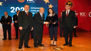 BAŞAK Traktöre Asırlık Marka ödülü