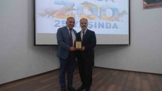 Başkan Aktaştan Özhana plaket