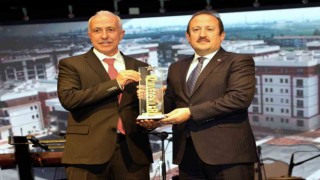 Başkan Gültaka Yılın hizmet projesi ödülü