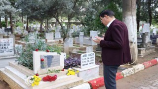 Başkan Özcan, Türkiyenin ilk kadın Muhtarı Esini mezarında ziyaret etti