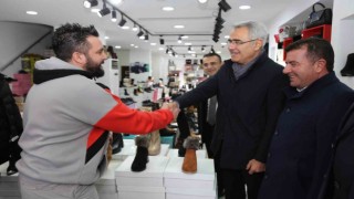 Başkan Özdemir, esnafı ziyaret etti