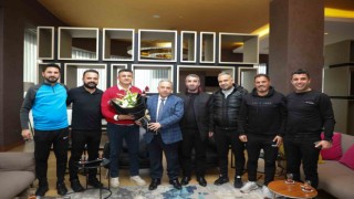 Başkan Yalçından Vanspor kafilesine ziyaret
