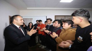 Başkan Yılmaz, Toroslar Akademi Eğitim Merkezinde gençlerle bir araya geldi