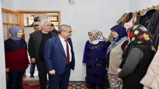 BaşkanbIşık Kumarı Mahallesini ziyaret etti