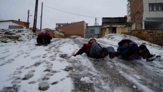 Bayburtta kar nedeniyle okullar 1 gün tatil edildi