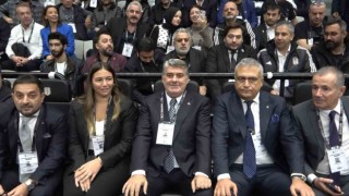 Beşiktaş Başkan Adayı Serdal Adalı, alkışlarla karşılandı