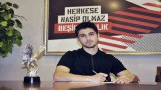 Beşiktaş, genç futbolcuları ile profesyonel sözleşme imzaladı