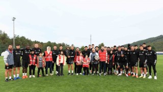 Beşiktaş, özel misafirlerini ağırladı