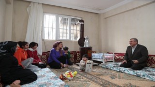 Beyazgül hane ziyaretleriyle yüzleri güldürüyor