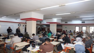 Beyazgül, KPSSye hazırlanan öğrencilerle bir araya geldi