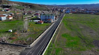 Bingöl Belediyesi yol yapım çalışmalarını sürdürüyor