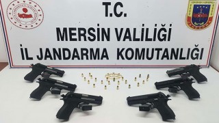 Bir kişi, Mersin'de silah kaçakçılığı suçlamasıyla gözaltına alındı.