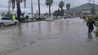 Bodrumda yollar göle döndü