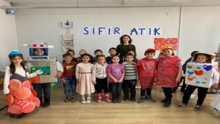 Bu okulda atık malzemeler değerlendiriliyor