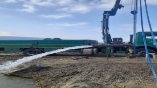 Buharkentteki 2 kuyudan saatte 104 litre su çıkıyor