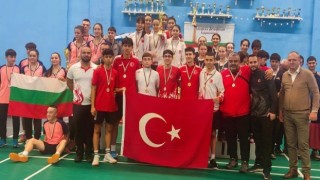Bulgaristanda düzenlenen Badminton turnuvasına Bergama damgası