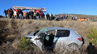 Burdur’da 3 otomobilin çarpıştığı kazada 1 kişi öldü, 5 kişi yaralandı