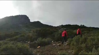 Burdurda mantar toplarken uçurumdan düşen vatandaşı ekipler kurtardı