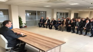 Burhaniye Kaymakamı Memiş, muhtarlarla toplantı yaptı