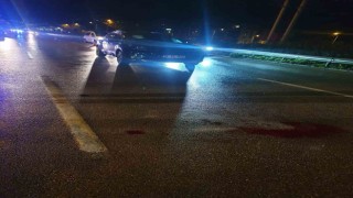 Bursada yoldan karşıya geçmek isteyen adama otomobil çarptı: 1 yaralı