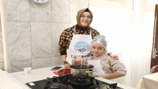 Büyükşehir KAYMEKTEN ‘Anne-Çocuk Mozaik Pasta Yapımı etkinliği