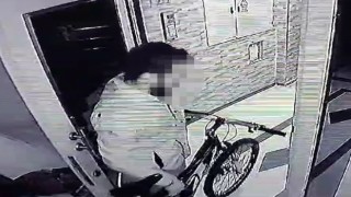 Çaldığı bisiklete binerek kaçtı