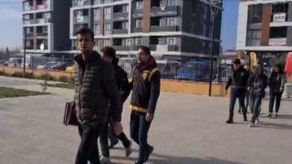 Cep telefonu hırsızı 3 kişi tutuklandı