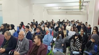 Çermikte üniversiteye hazırlanan gençlere seminer verildi