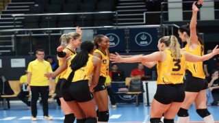 CEV Şampiyonlar Ligi: V. Bank: 3 - Jedinstvo Stara Pazova: 1