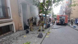Cihangirde korkutan yangın
