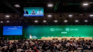 COP28 İklim Zirvesinde ilk kez fosil yakıtlardan uzaklaşılması konusunda anlaşmaya varıldı