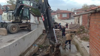 Çöplüğe dönen dere yatağını MASKİ temizledi