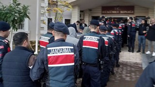 ”Çukur Çetesi”ne yönelik ”Kafes24” operasyonunda yakalanan 43 şüpheli adliyede