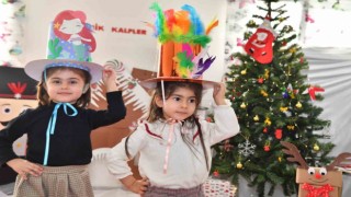 Kreşli miniklerden erken yılbaşı kutlaması