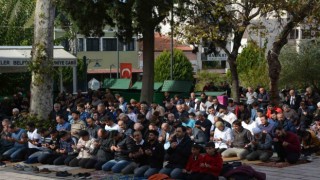 Cuma namazında Filistin için dua