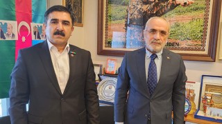 Cumhurbaşkanı Başdanışmanı Topçu, Azerbaycanın milli kahramanı Hüseyinli ile görüştü