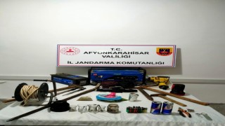 Define avcıları kazıya başlayamadan jandarmaya yakalandı