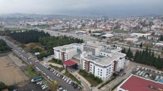Deprem sonrası kendi yarasını saran özel hastane, hasta kabulünü sürdürüyor