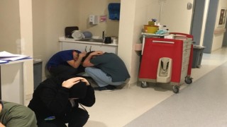 Depremde ilk olarak çök kapan tutun uygulandı