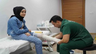 Depremde ayağını kaybeden suriyeli genç kızın hayali doktor olmak